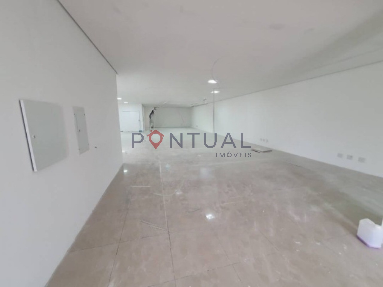 Salão Comercial para alugar no Centro de Marília-SP. Agende sua visita!