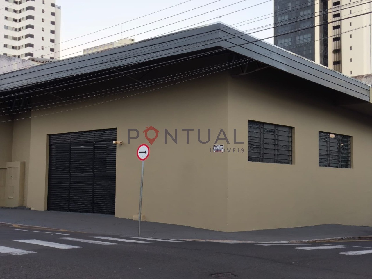 Barracão comercial aluguel Centro Marília 420m² R$ 6.000 aceita negociação agende visita - Pontual Imóveis sua imobiliária em Marília de confiança!