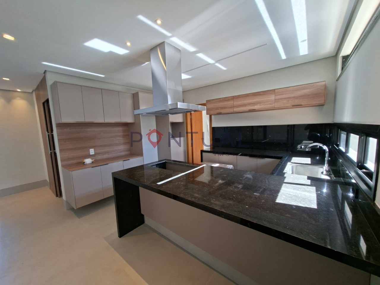 Casa para alugar jardins de renoir marília 3 suítes piscina 
