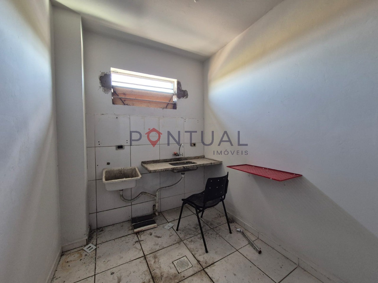 Aluguel de barracão comercial no centro de marília-sp: 250m²