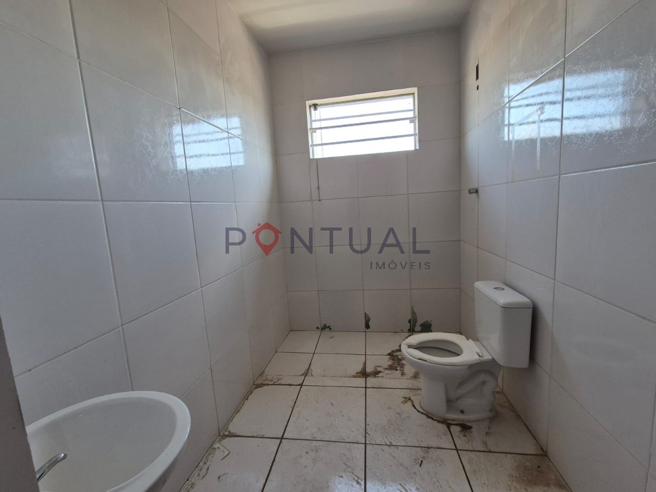 Aluguel de barracão comercial no centro de marília-sp: 250m²