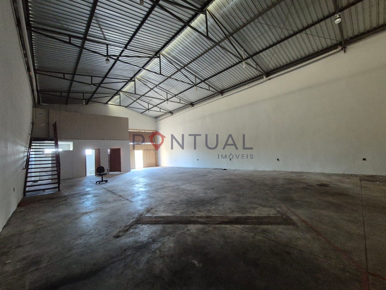 Aluguel de barracão comercial no centro de marília-sp: 250m²
