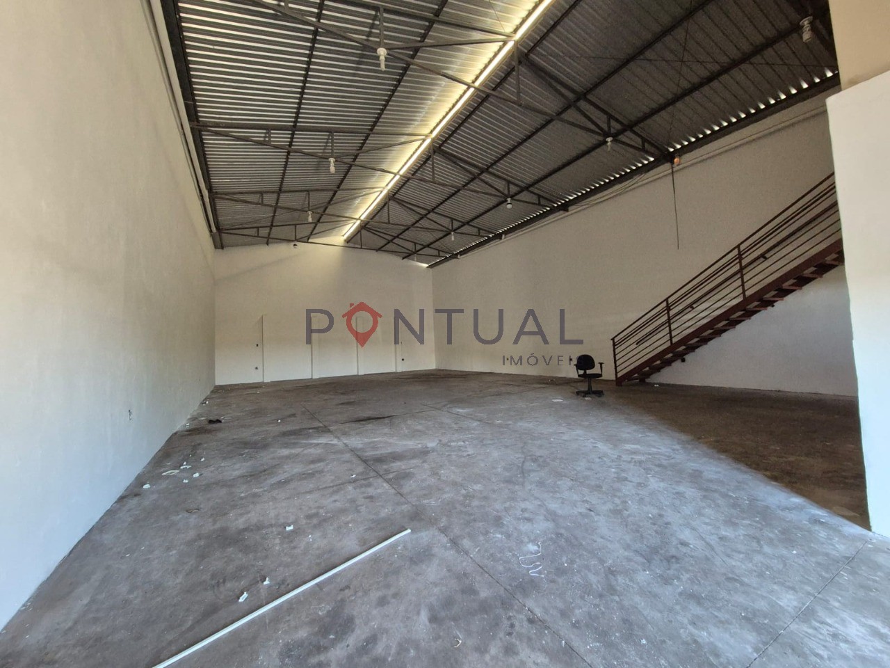 Aluguel de barracão comercial no centro de marília-sp: 250m²