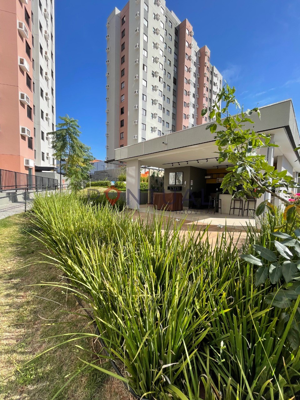Apartamento para alugar no cristo rei segurança e lazer mude