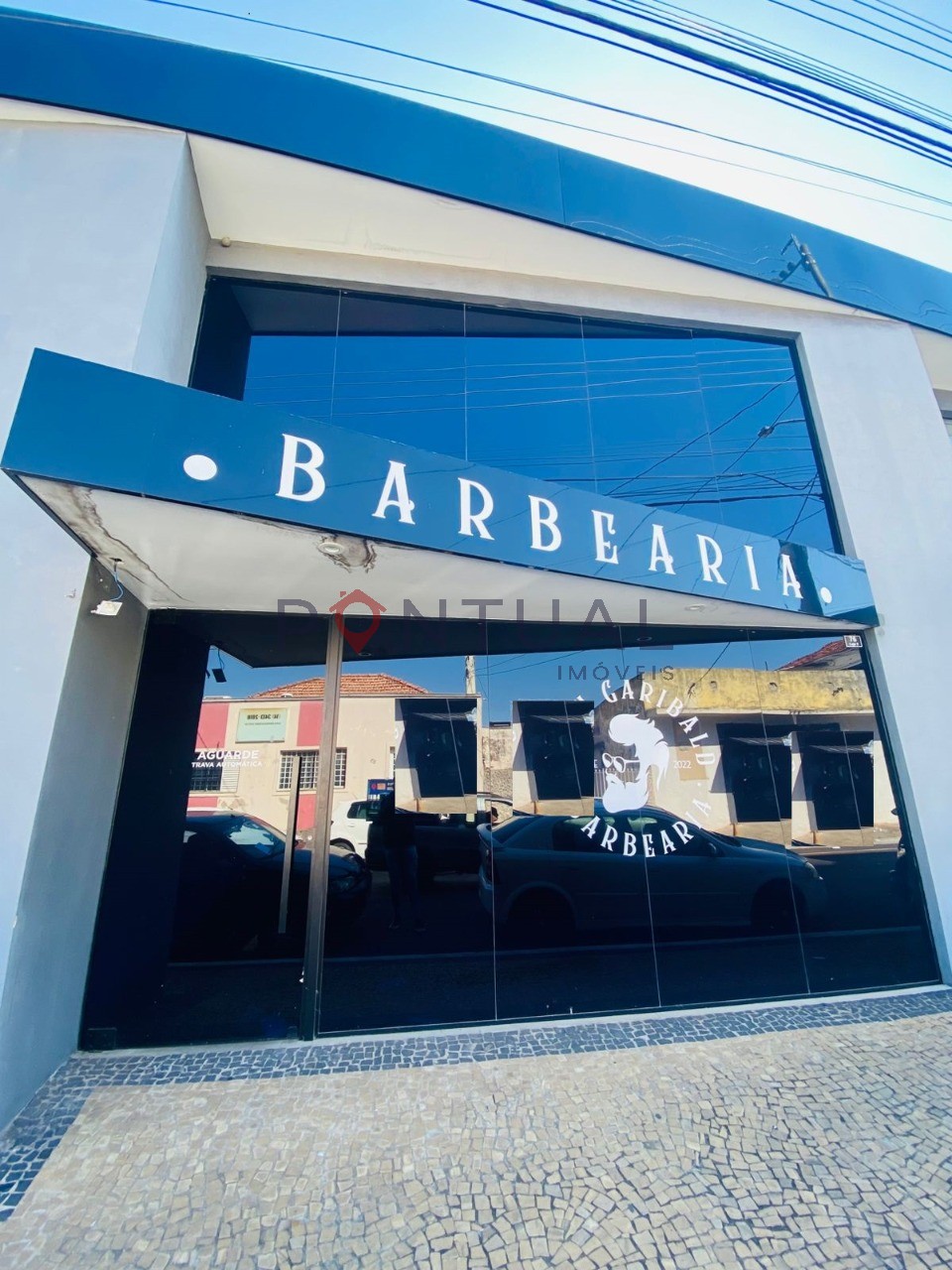 Salão comercial aluguel Centro Marília 60m² 2 banheiros R$ 2.100 ideal para negócios -Conheça e alugue com Pontual Imóveis sua imobiliária em Marília