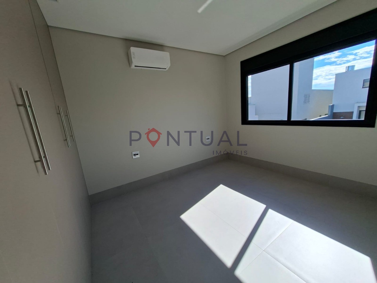 Casa para alugar jardins de renoir marília 3 suítes piscina 