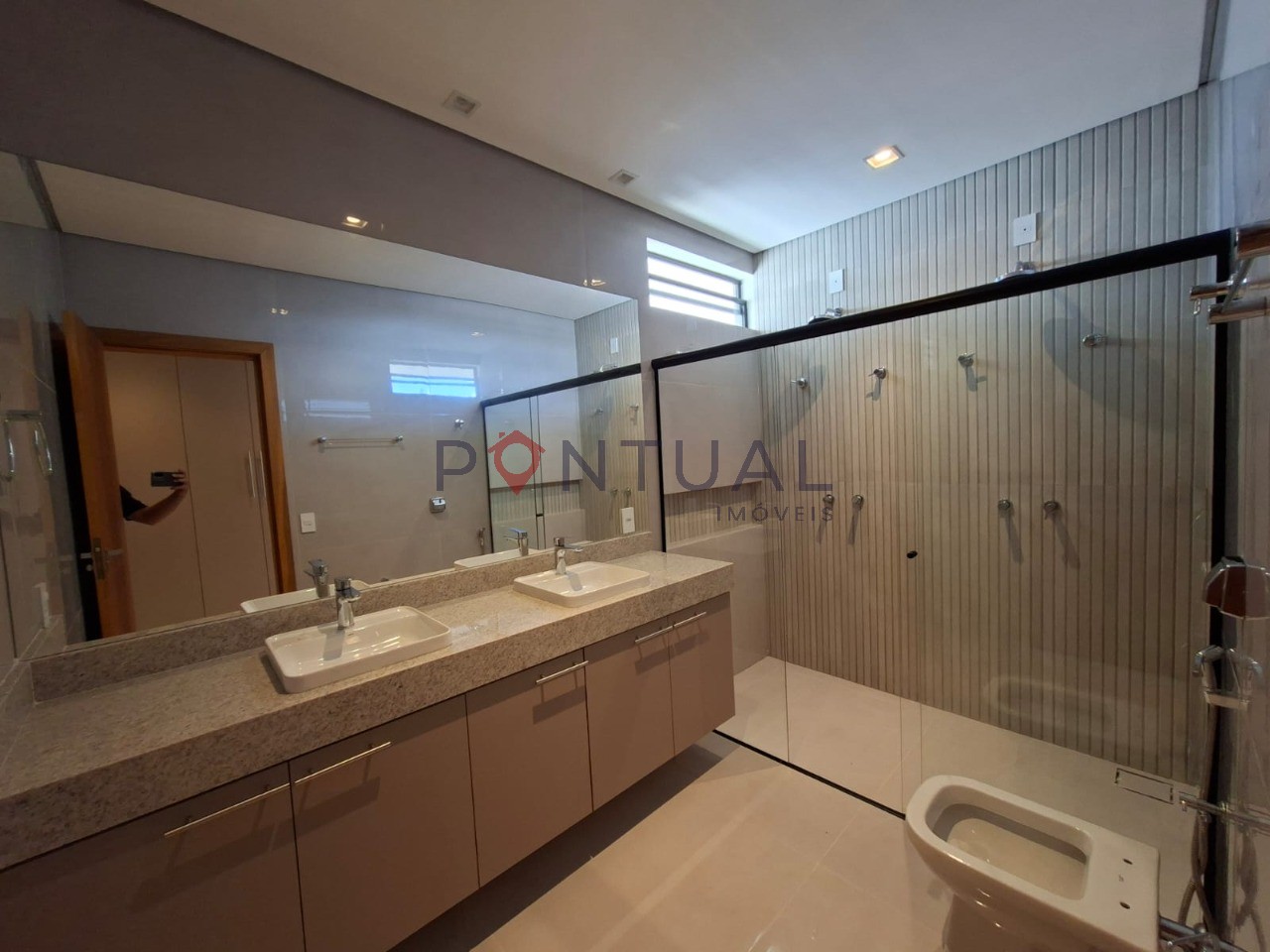 Casa para alugar Jardins de Renoir Marília 3 suítes piscina R$ 9.800 aceita negociação - Pontual Imóveis sua imobiliária em Marília de confiança!