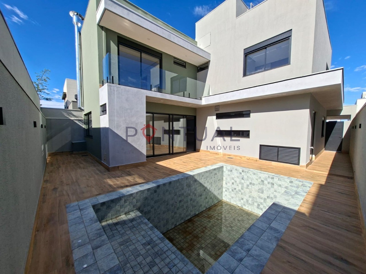Casa para alugar Jardins de Renoir Marília 3 suítes piscina R$ 9.800 aceita negociação - Pontual Imóveis sua imobiliária em Marília de confiança!