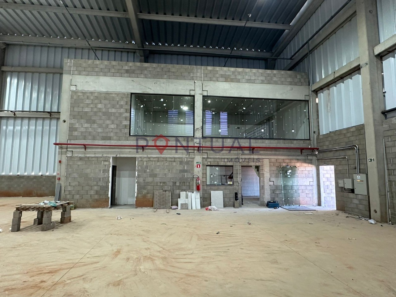 Galpão comercial de alto padrão para alugar - foto 3