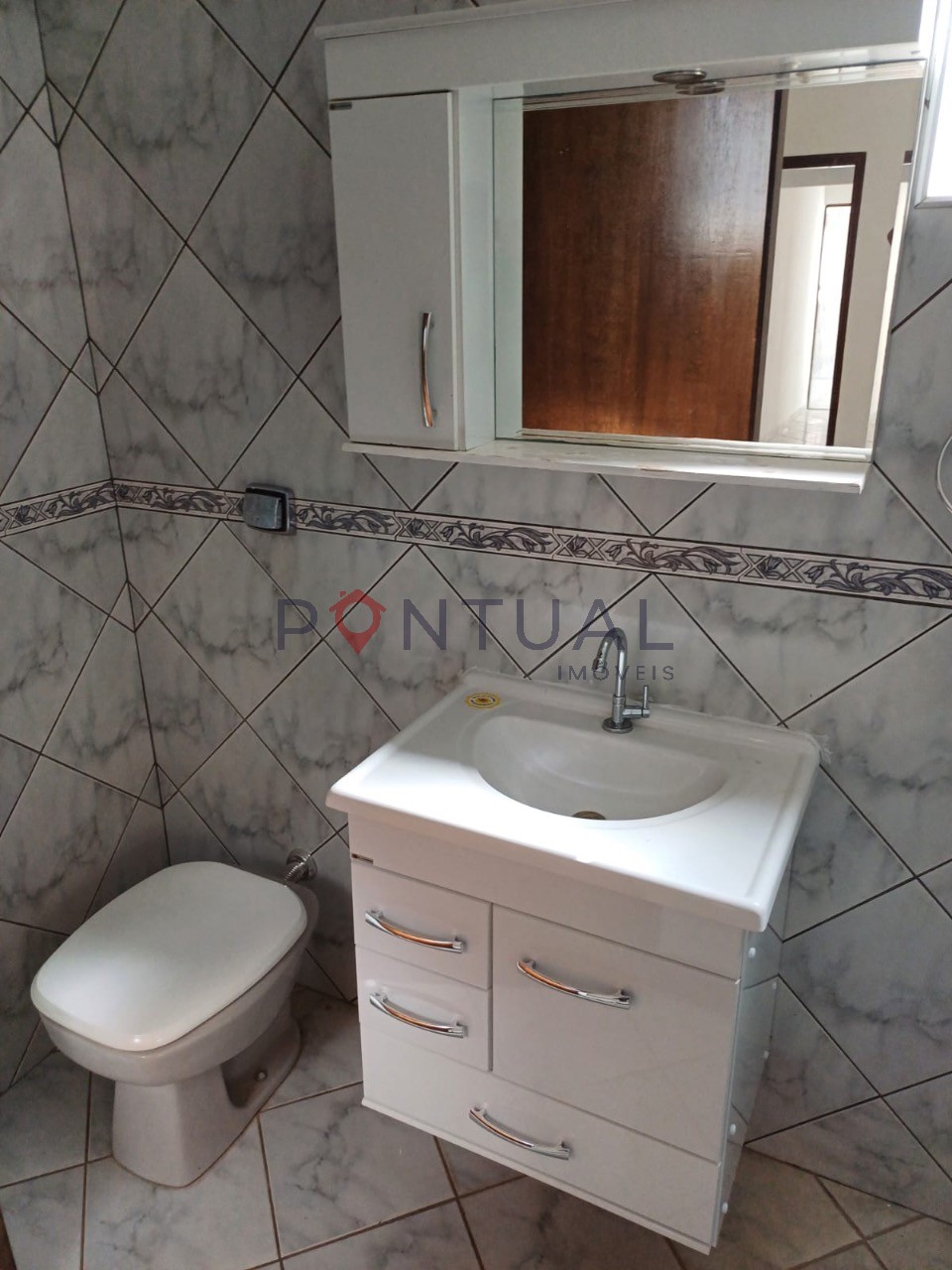 Casa à Venda - Santa Antonieta: 2 Quartos, 1 Suíte, Sala, 2 Banheiros, Garagem e Churrasqueira!