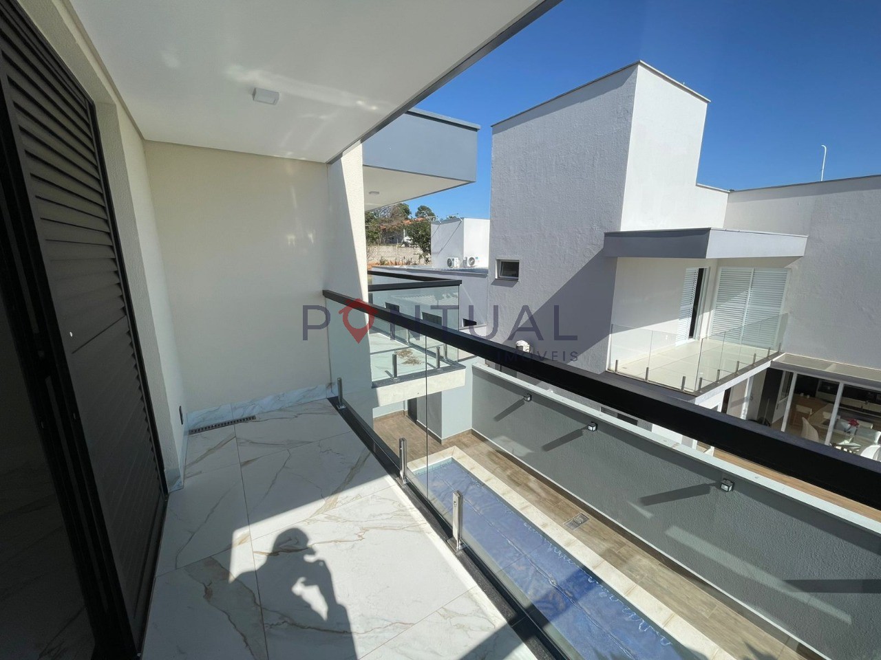 Casa de Luxo para Locação no Village Damha em Marília-SP: 3 Suítes, Amplo Espaço, Área de Lazer Completa!