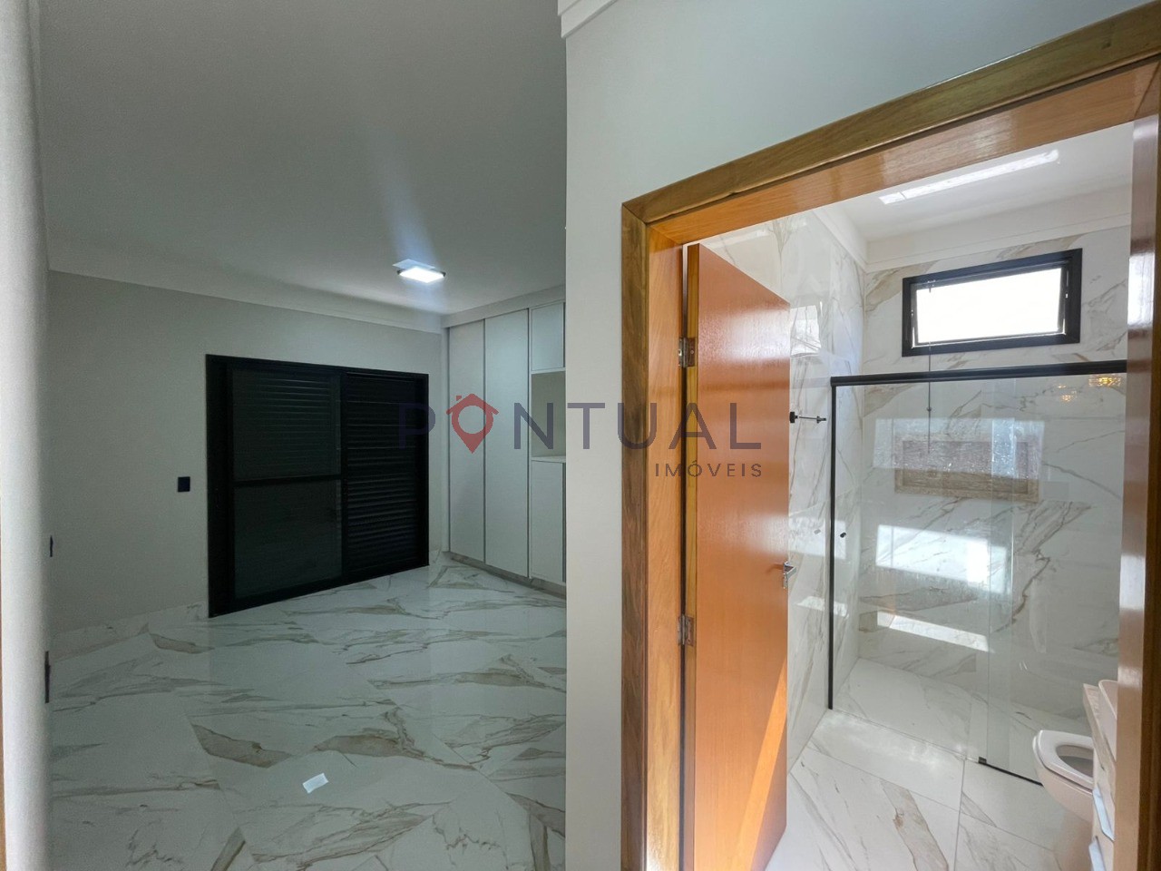 Casa de Luxo para Locação no Village Damha em Marília-SP: 3 Suítes, Amplo Espaço, Área de Lazer Completa!