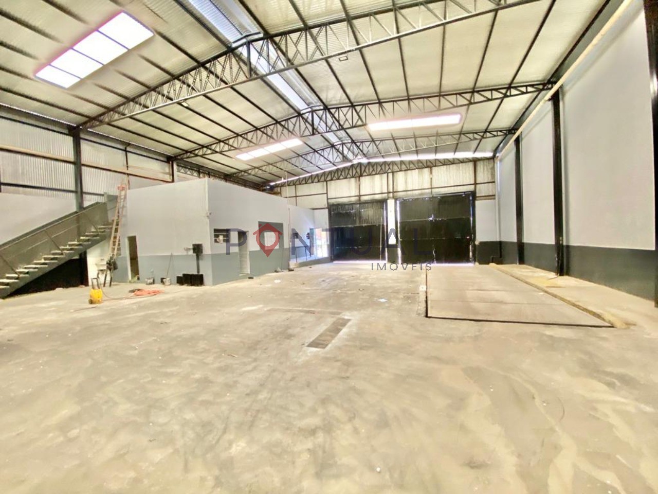Alugue agora um barracão comercial de 1.200m² no Alto Cafezal, Marília-SP