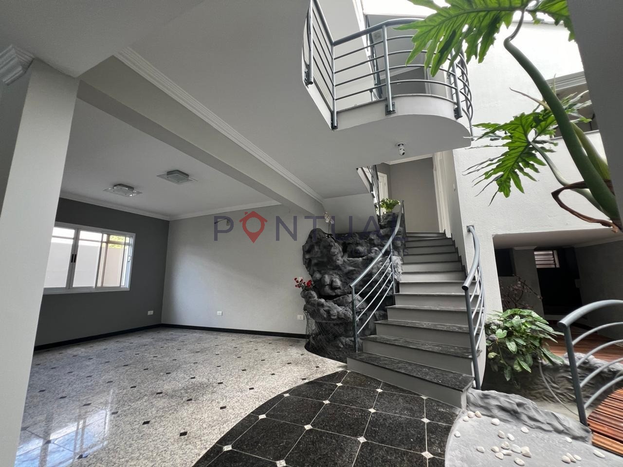 Casa de luxo no condomínio garden park em marília-sp: 5 quar