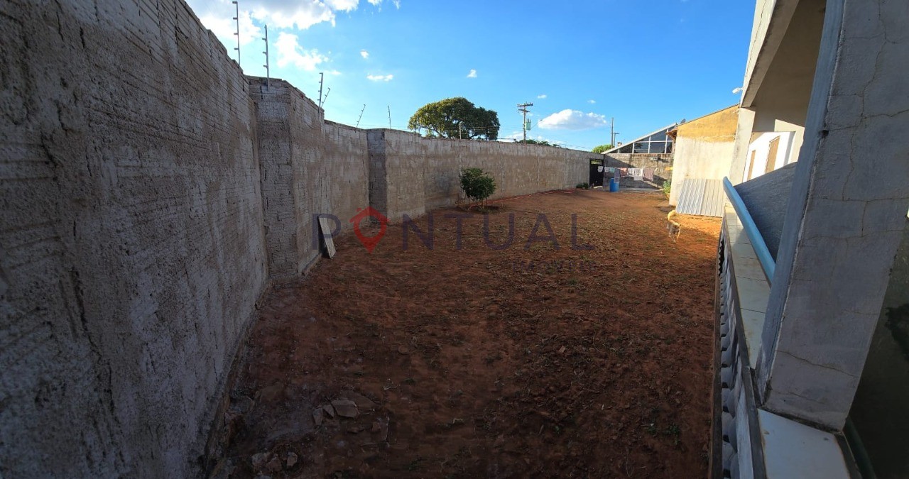 Maravilhosa casa à venda: 3 quartos, 1 suíte, sala ampla, 2 