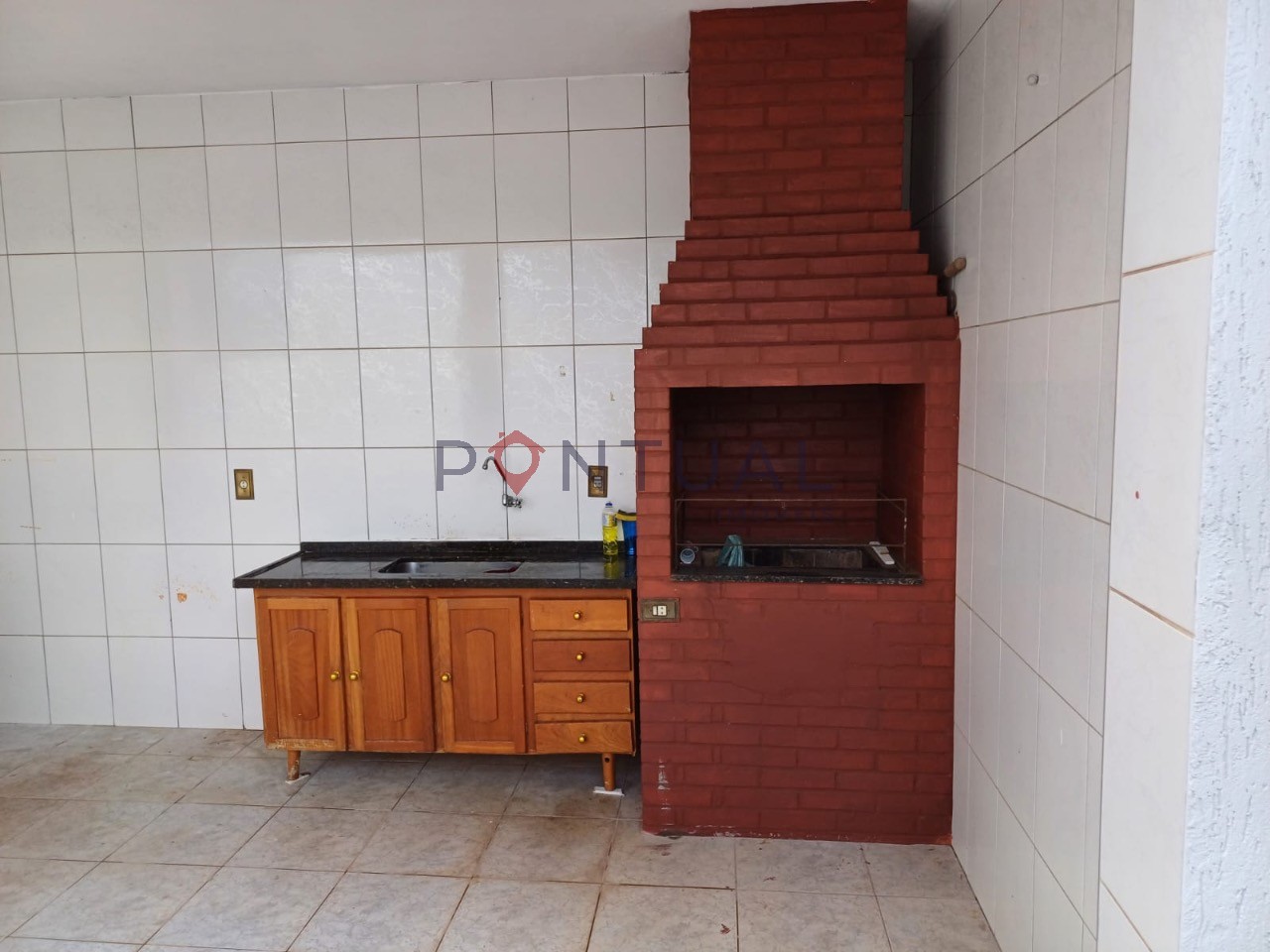 Casa à Venda - Santa Antonieta: 2 Quartos, 1 Suíte, Sala, 2 Banheiros, Garagem e Churrasqueira!