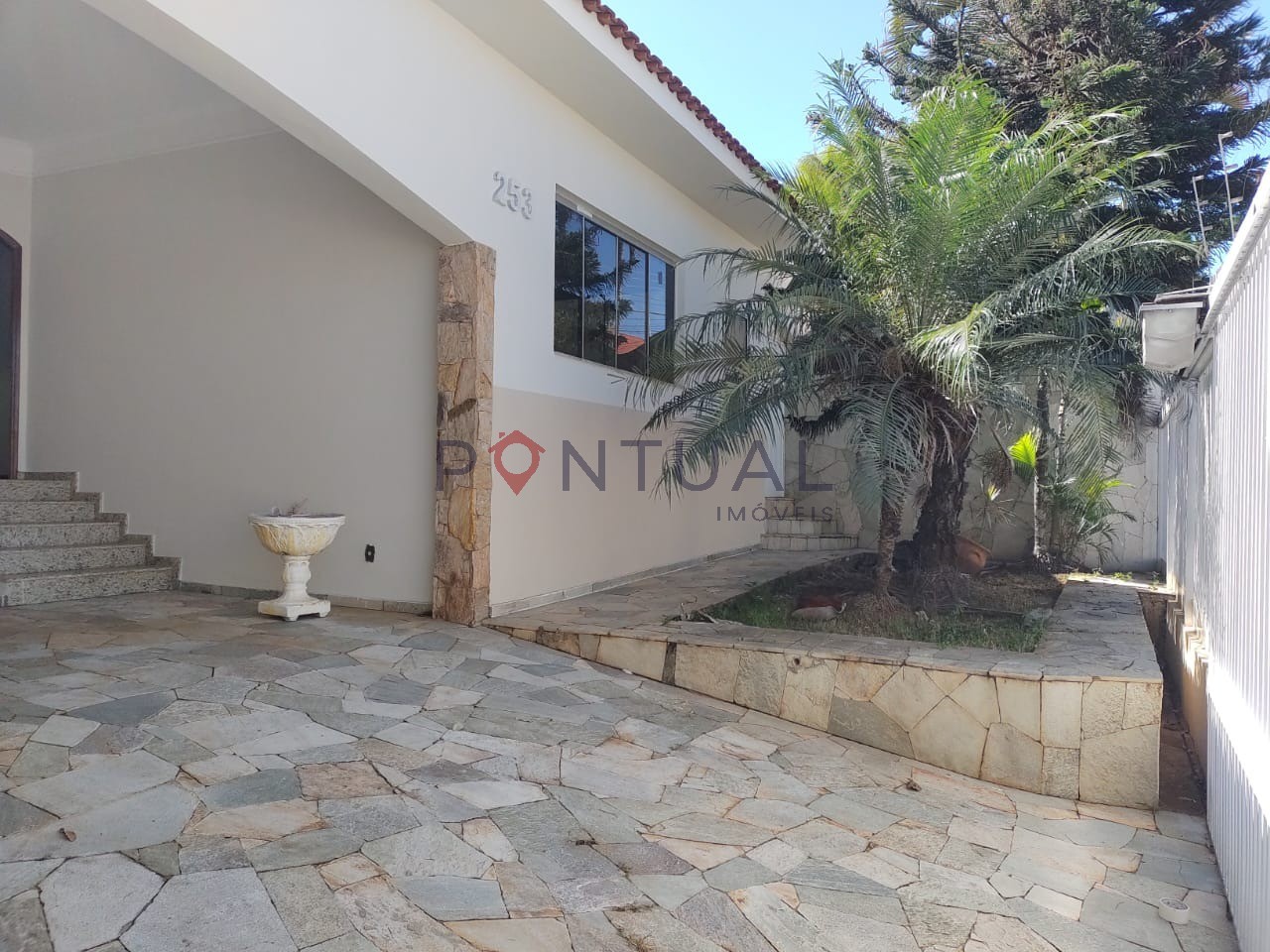 Casa à venda em marília-sp, jardim aquárius: 3 quartos, 1 su