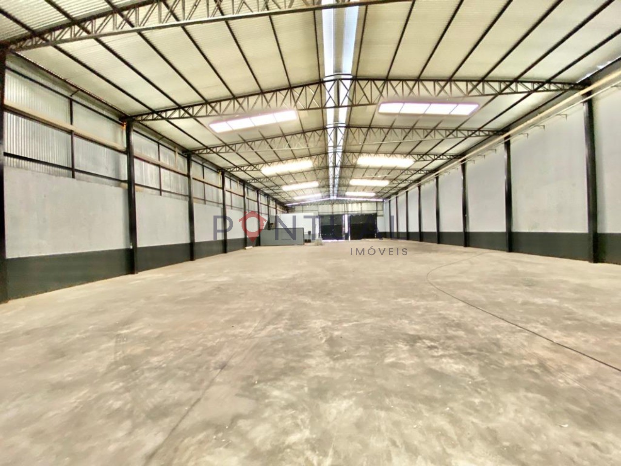 Alugue agora um barracão comercial de 1.200m² no Alto Cafezal, Marília-SP