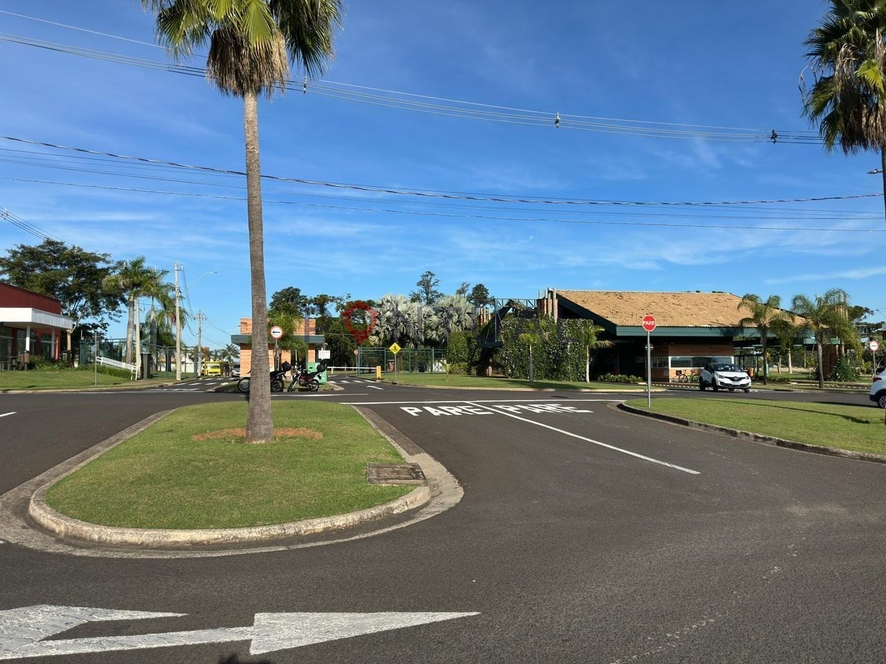 Casa de Luxo para Locação no Village Damha em Marília-SP: 3 Suítes, Amplo Espaço, Área de Lazer Completa!