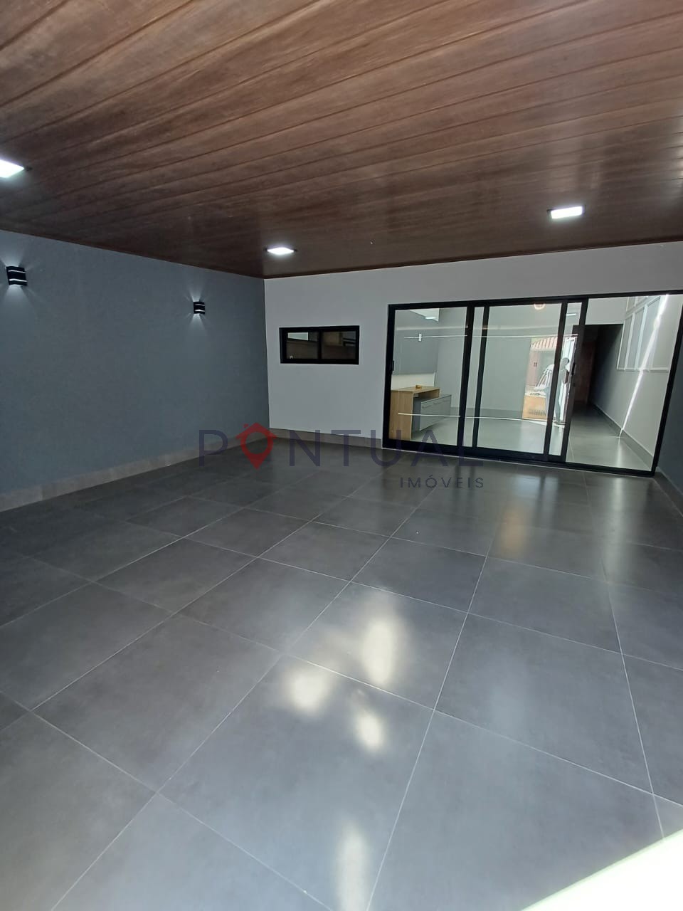 Imperdível! Casa à venda em Marília-SP, Jardim Aquárius. 3 quartos, 1 suíte, 1 sala, 2 vagas, 135m². Confira já!