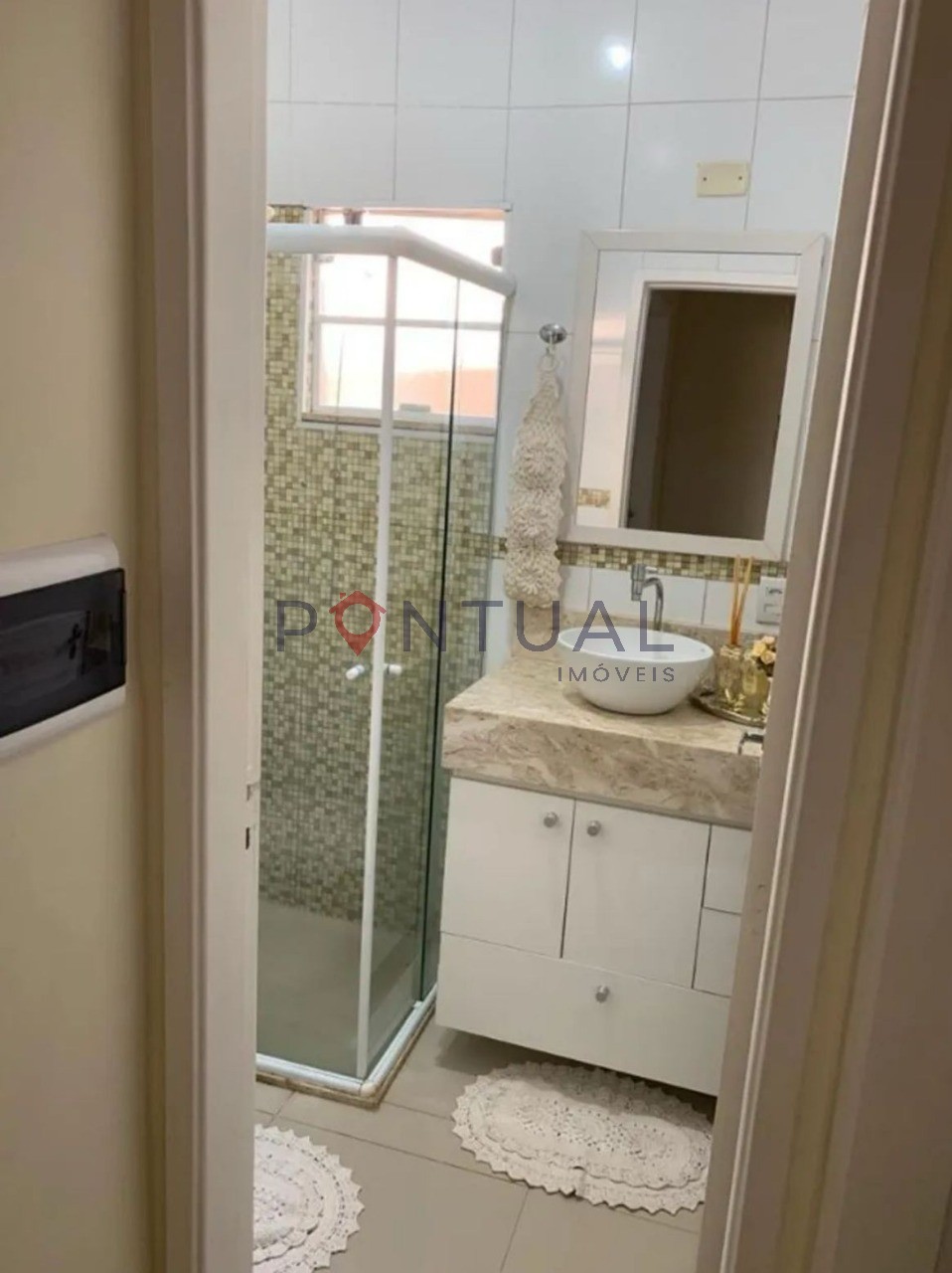 Linda casa em condomínio para alugar em marília-condomínio a
