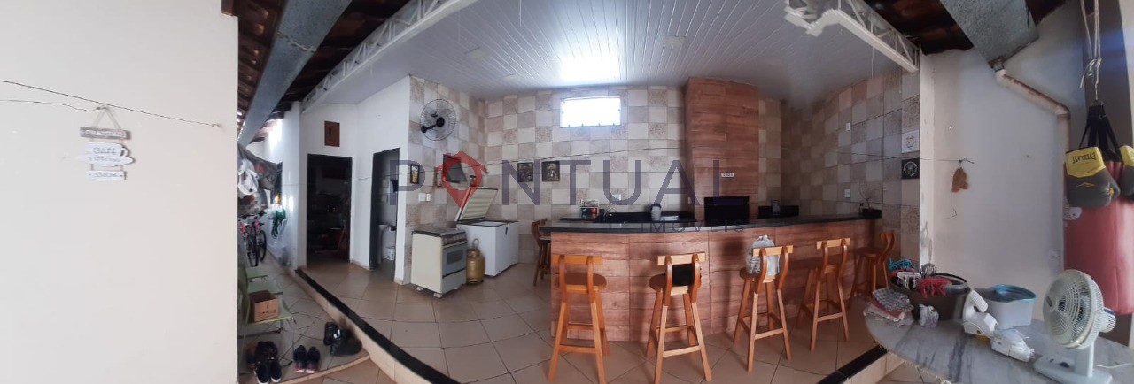 Casa à venda em marília-sp: 3 quartos, 1 suíte, 2 salas, 3 b