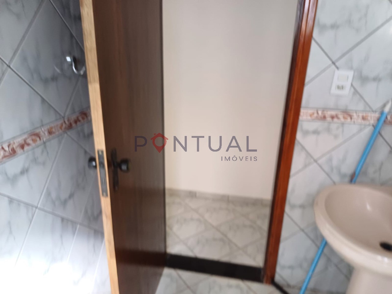 Casa à Venda - Santa Antonieta: 2 Quartos, 1 Suíte, Sala, 2 Banheiros, Garagem e Churrasqueira!