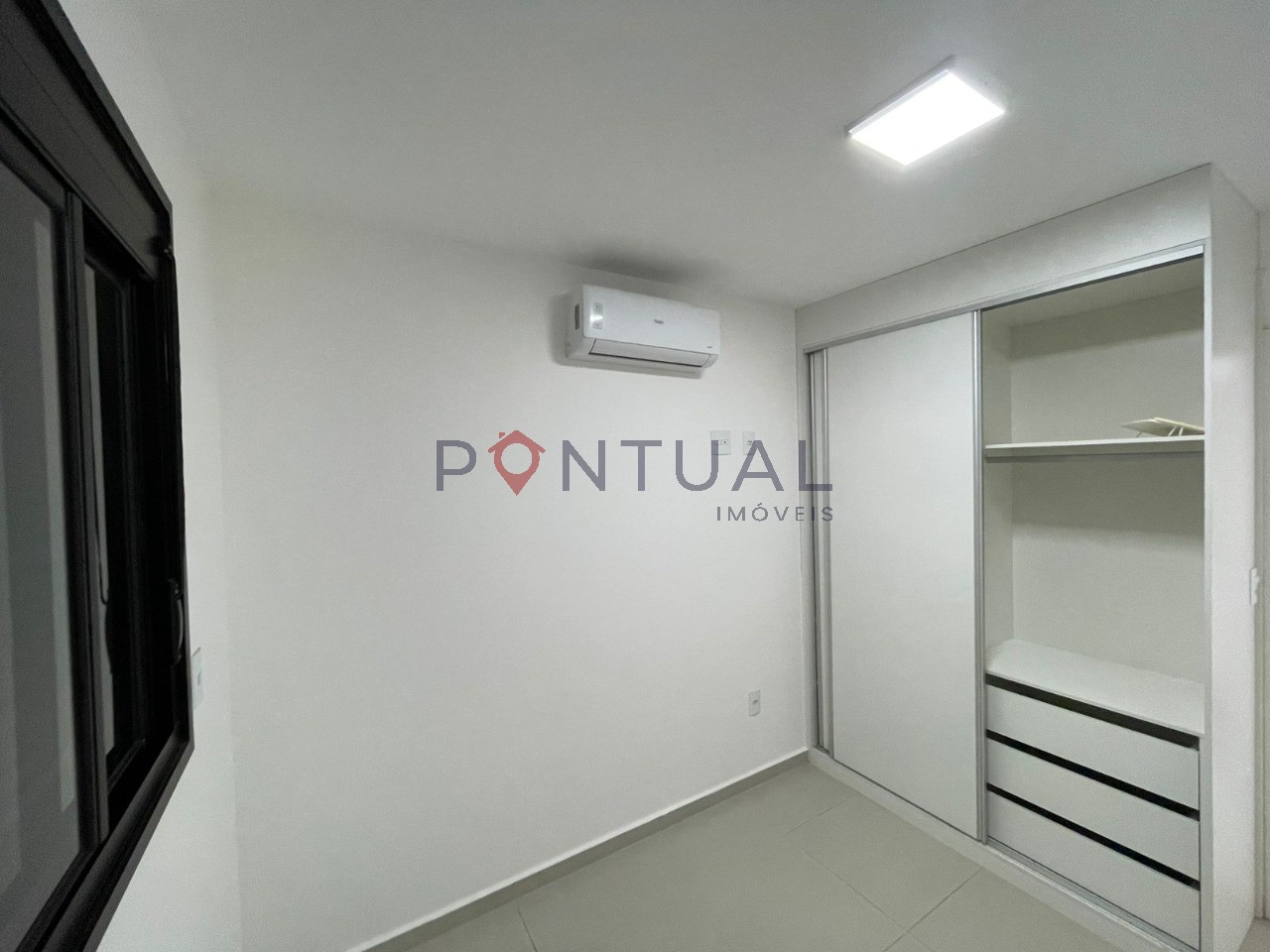 Apartamento para Locação - Luxo no Parque das Indústrias, Marília-SPEspaço de 84m², 2 quartos, 1 suíte, sala ampla, 2 banheiros, vaga de garagem. Ambientes planejados e infraestrutura completa.