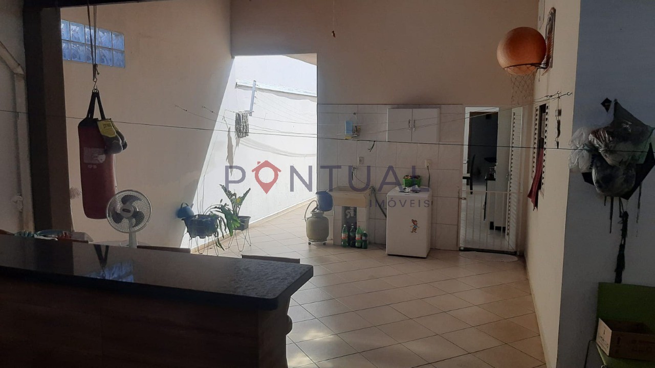 Casa à venda em marília-sp: 3 quartos, 1 suíte, 2 salas, 3 b