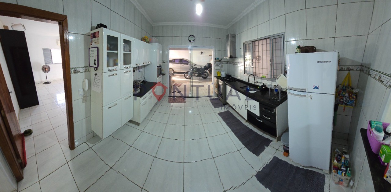 Maravilhosa casa à venda: 3 quartos, 1 suíte, sala ampla, 2 