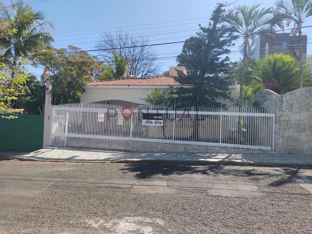 Casa à venda em Marília-SP, Jardim Aquárius: 3 quartos, 1 suite, 3 salas, 3 banheiros, 2 vagas de garagem, 291,00 m² de área.