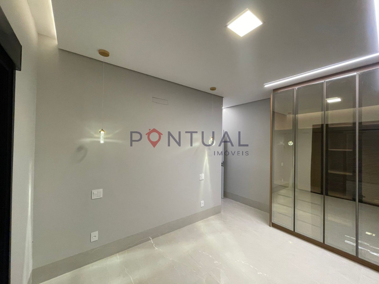 Casa à Venda em Marília no Condomínio Verana Parque Alvorada