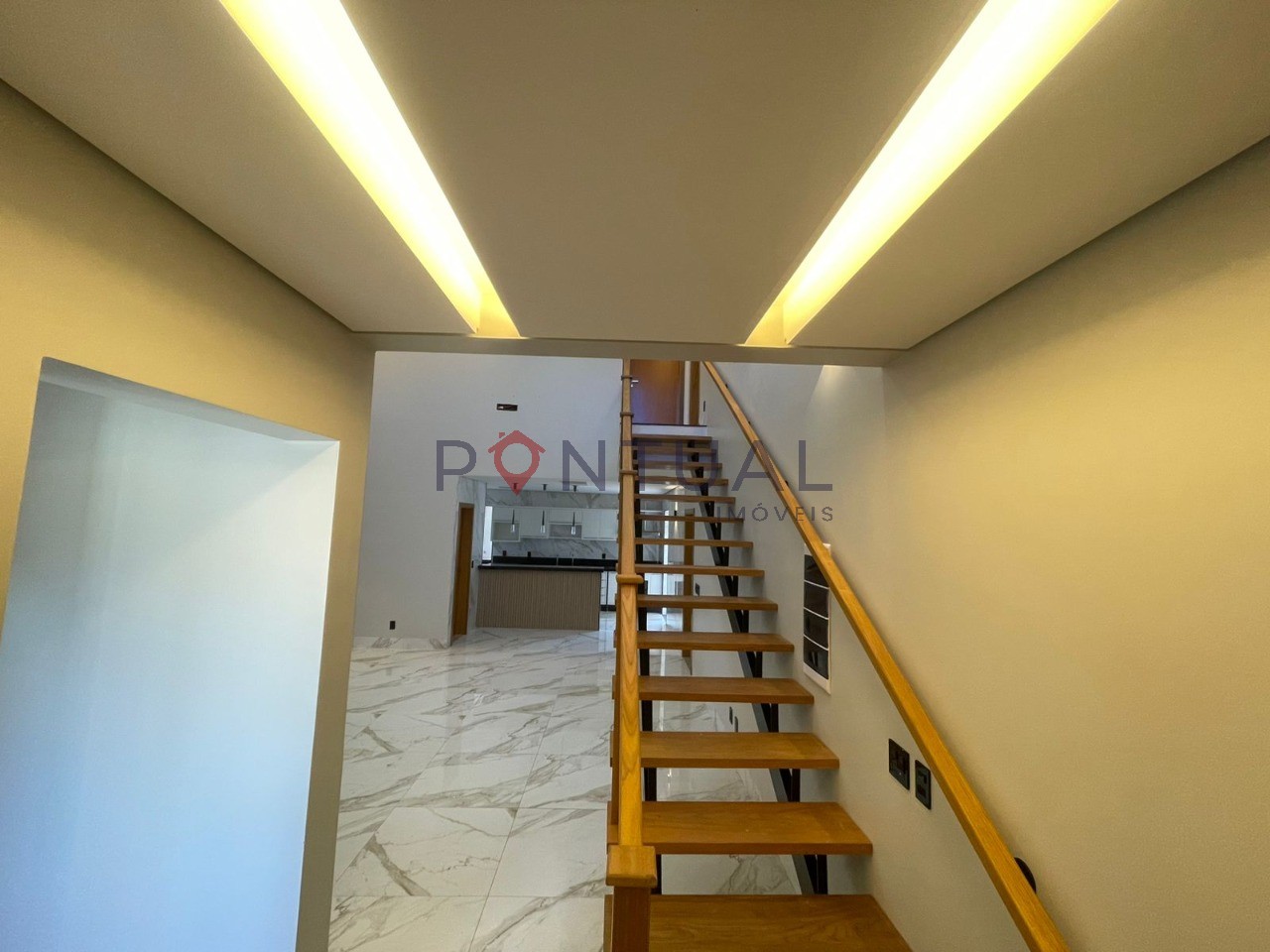 Casa de Luxo para Locação no Village Damha em Marília-SP: 3 Suítes, Amplo Espaço, Área de Lazer Completa!