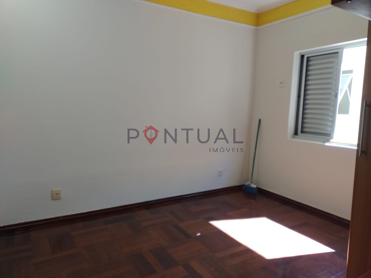 Casa à venda em Marília-SP, Jardim Aquárius: 3 quartos, 1 suite, 3 salas, 3 banheiros, 2 vagas de garagem, 291,00 m² de área.