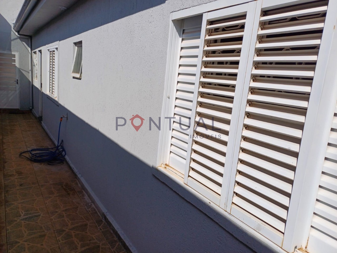 Casa à Venda - Santa Antonieta: 2 Quartos, 1 Suíte, Sala, 2 Banheiros, Garagem e Churrasqueira!