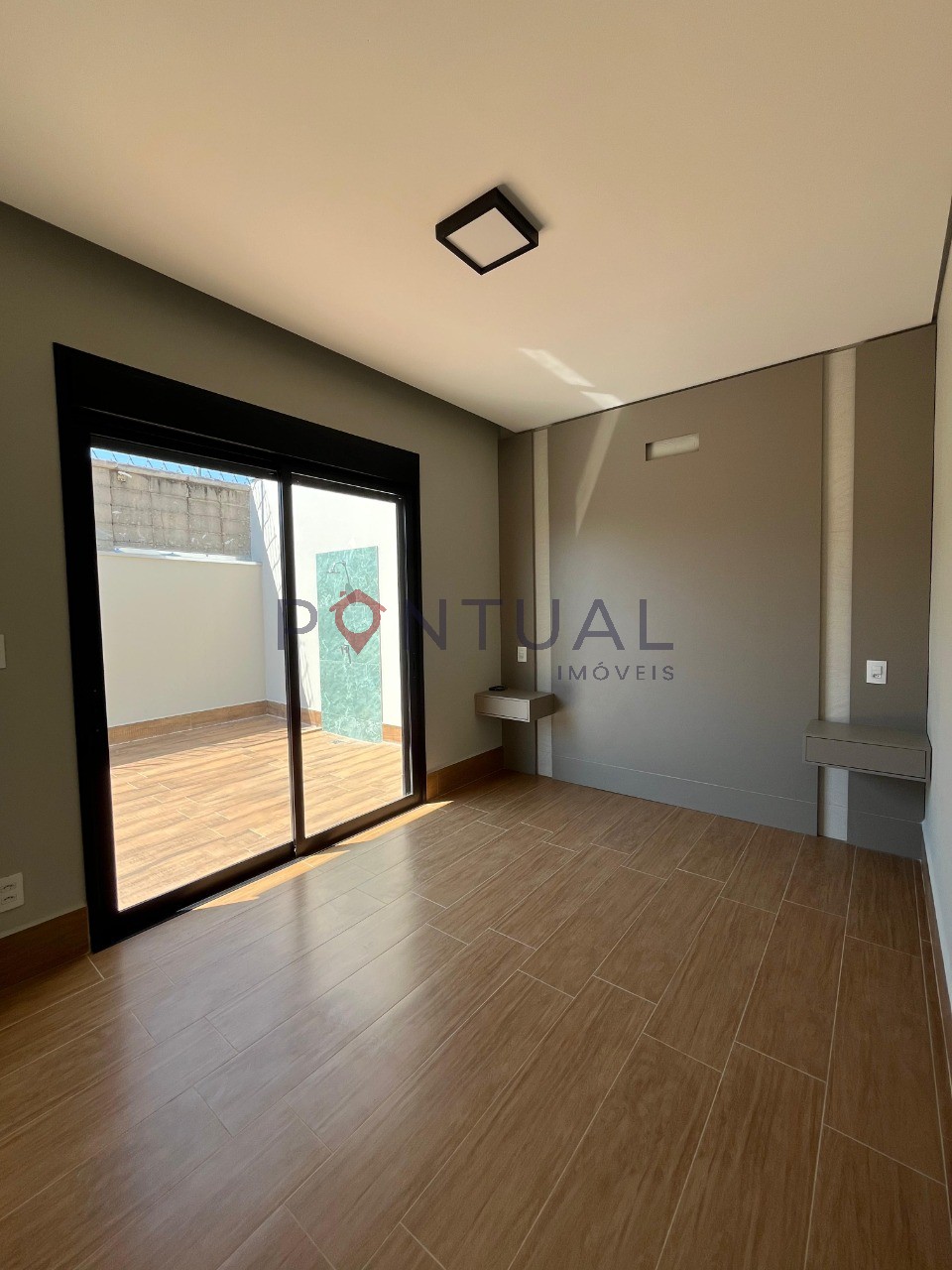Casa em Condomínio de Luxo com 3 Suítes no Jardim Tropical, Marília-SP!