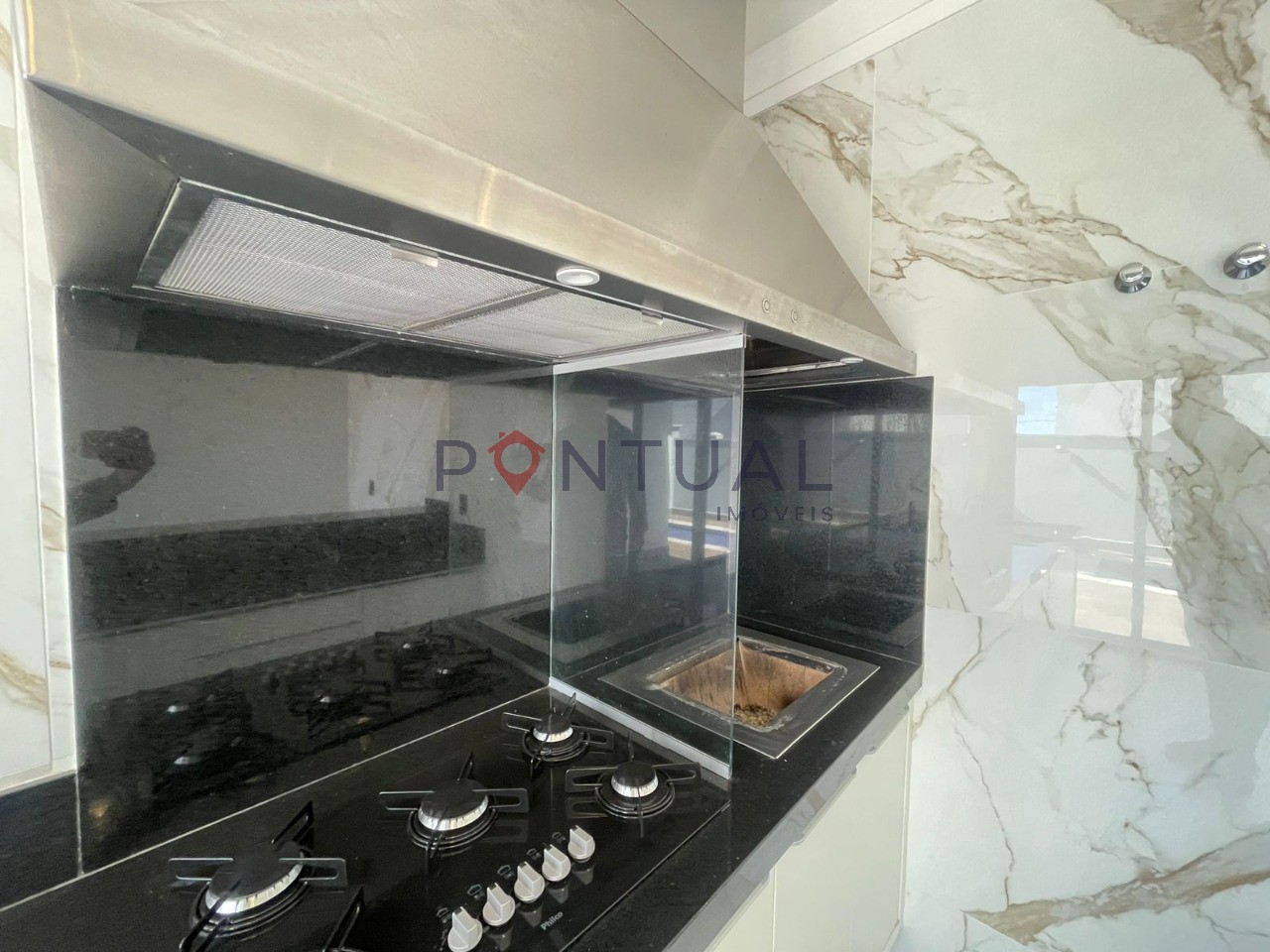 Casa de Luxo para Locação no Village Damha em Marília-SP: 3 Suítes, Amplo Espaço, Área de Lazer Completa!