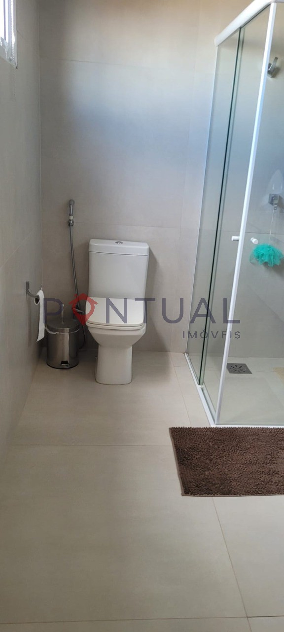 Casa à venda no Condomínio Village Damha, Marília ? 3 dorms (2 suítes), 192 m², piscina e energia solar Pontual Imóveis