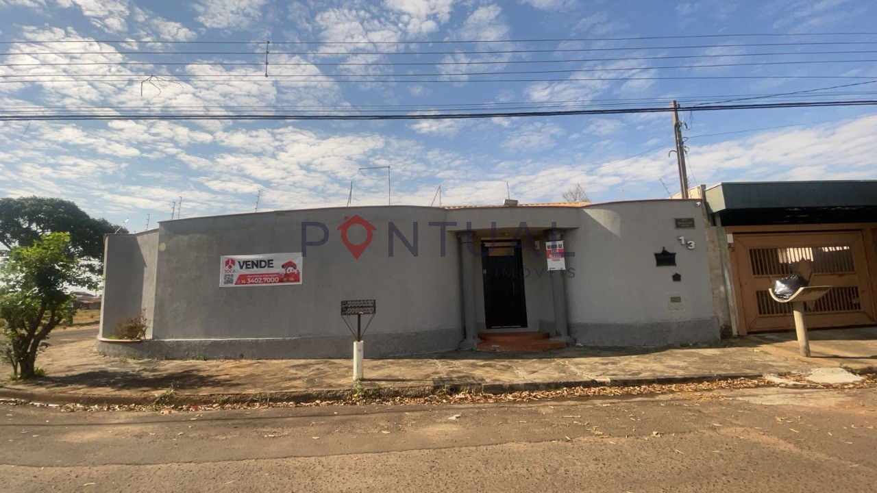 Maravilhosa casa à venda: 3 quartos, 1 suíte, sala ampla, 2 