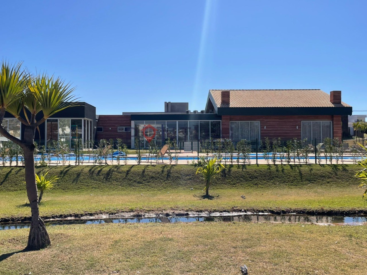 Casa de Luxo para Locação no Village Damha em Marília-SP: 3 Suítes, Amplo Espaço, Área de Lazer Completa!