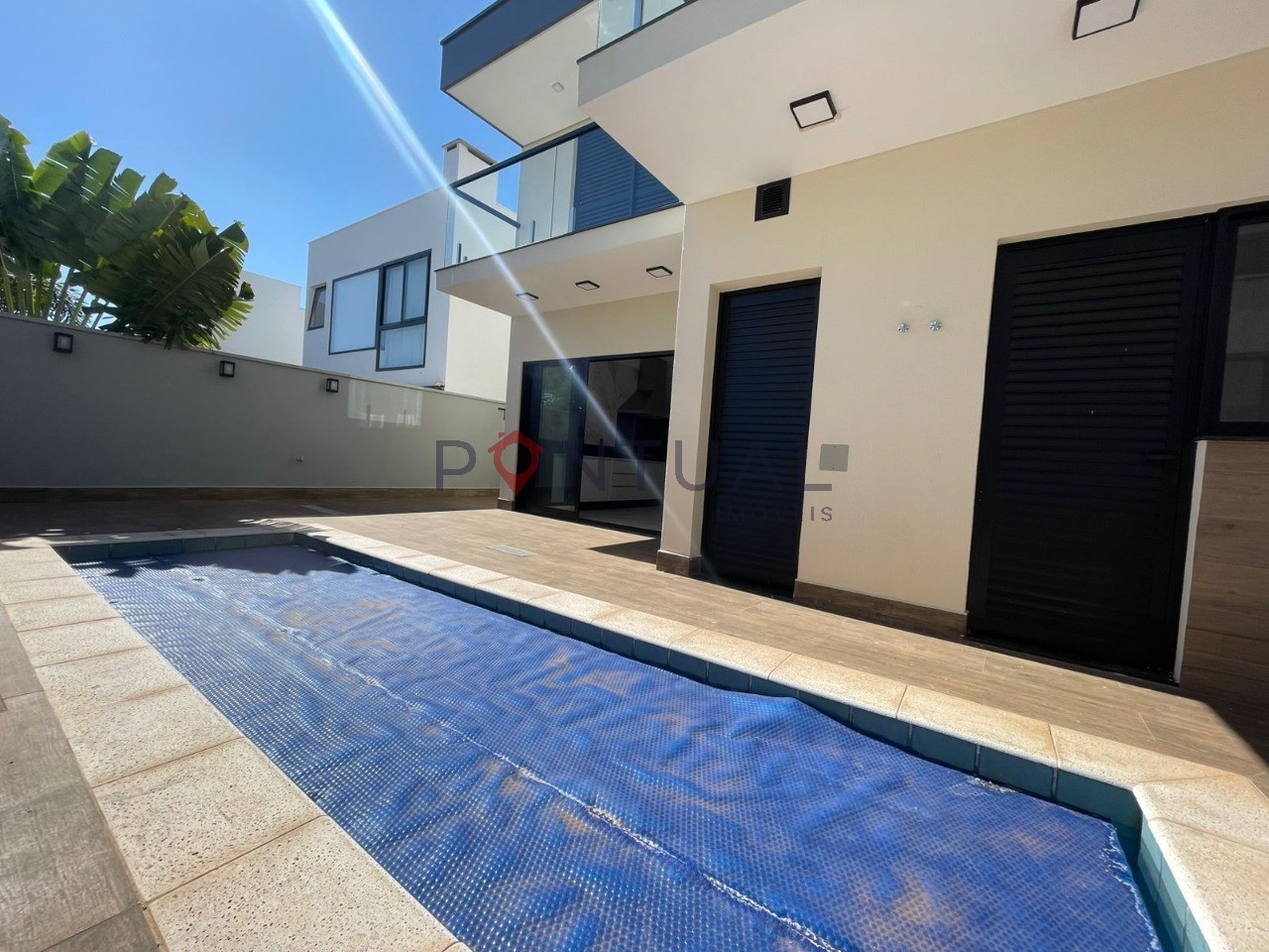 Casa de Luxo para Locação no Village Damha em Marília-SP: 3 Suítes, Amplo Espaço, Área de Lazer Completa!