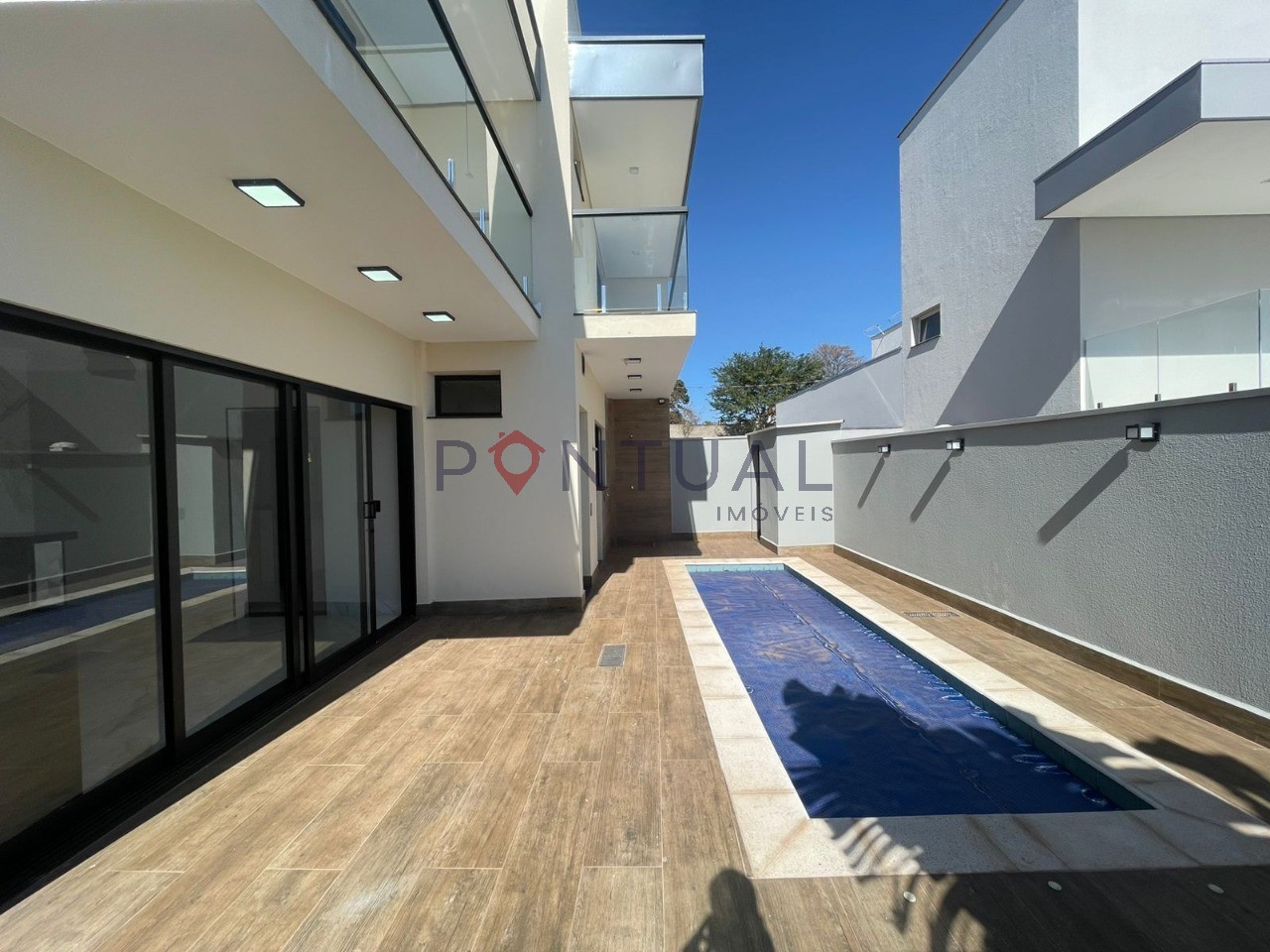 Casa de Luxo para Locação no Village Damha em Marília-SP: 3 Suítes, Amplo Espaço, Área de Lazer Completa!