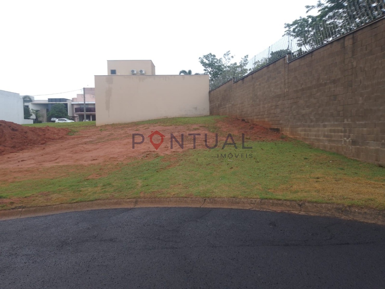 Terreno à venda em condomínio exclusivo, 336m² em residencia