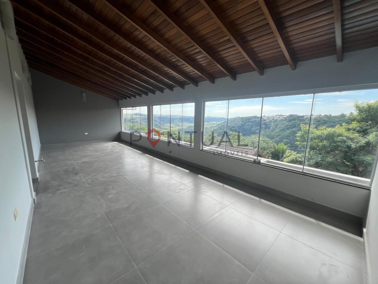 Casa de luxo no condomínio garden park em marília-sp: 5 quar