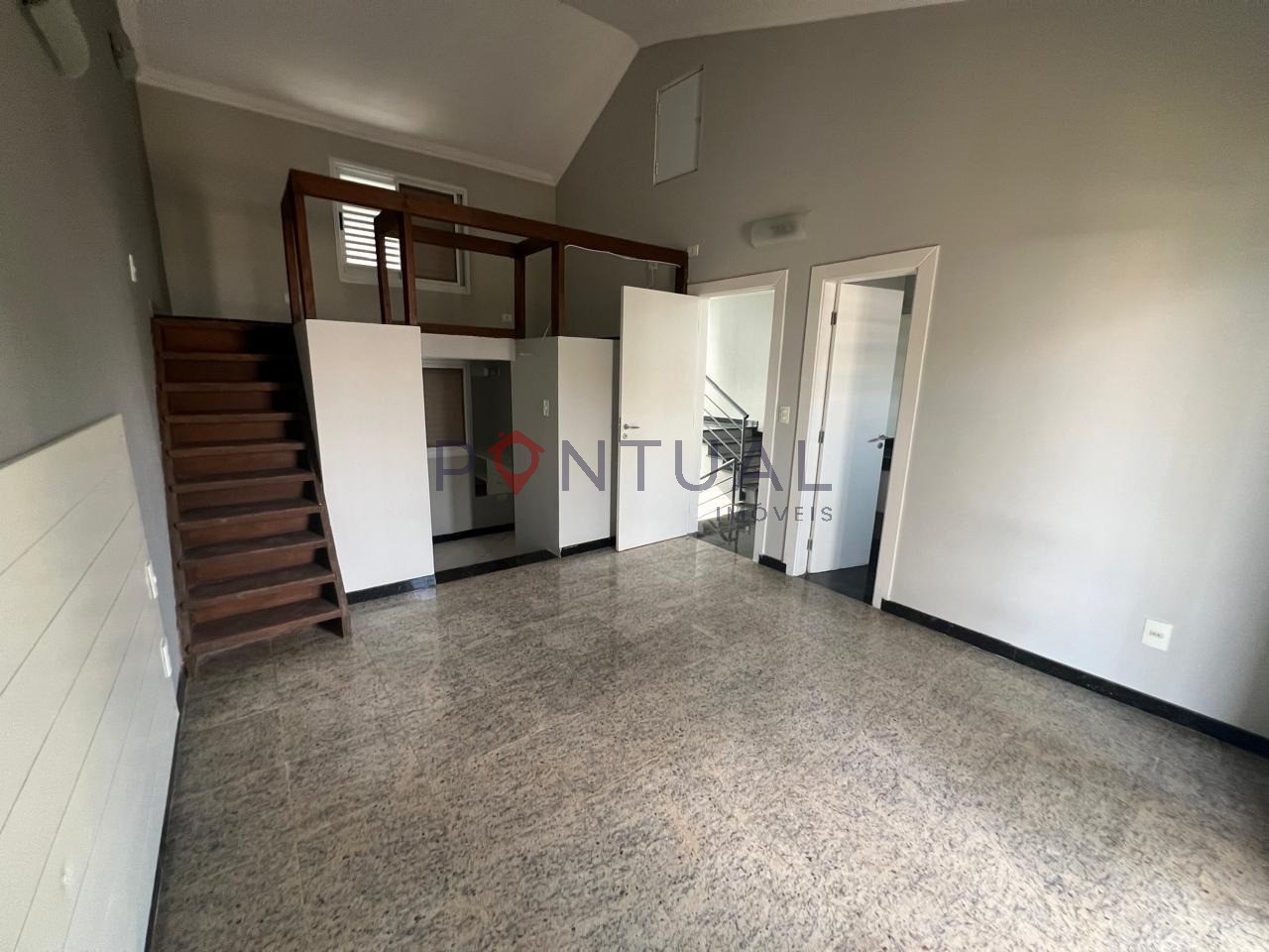 Casa de luxo no condomínio garden park em marília-sp: 5 quar