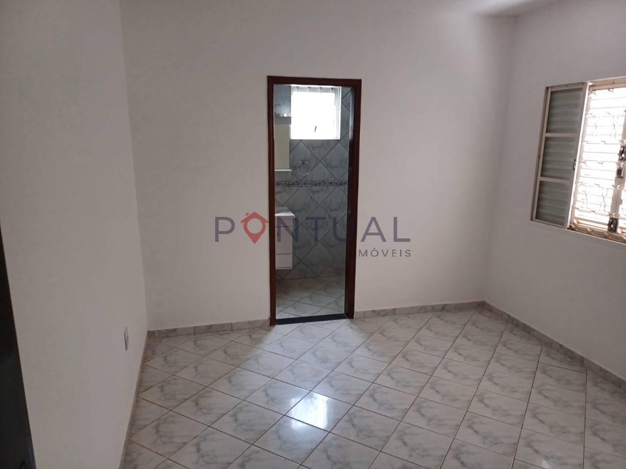 Casa à Venda - Santa Antonieta: 2 Quartos, 1 Suíte, Sala, 2 Banheiros, Garagem e Churrasqueira!