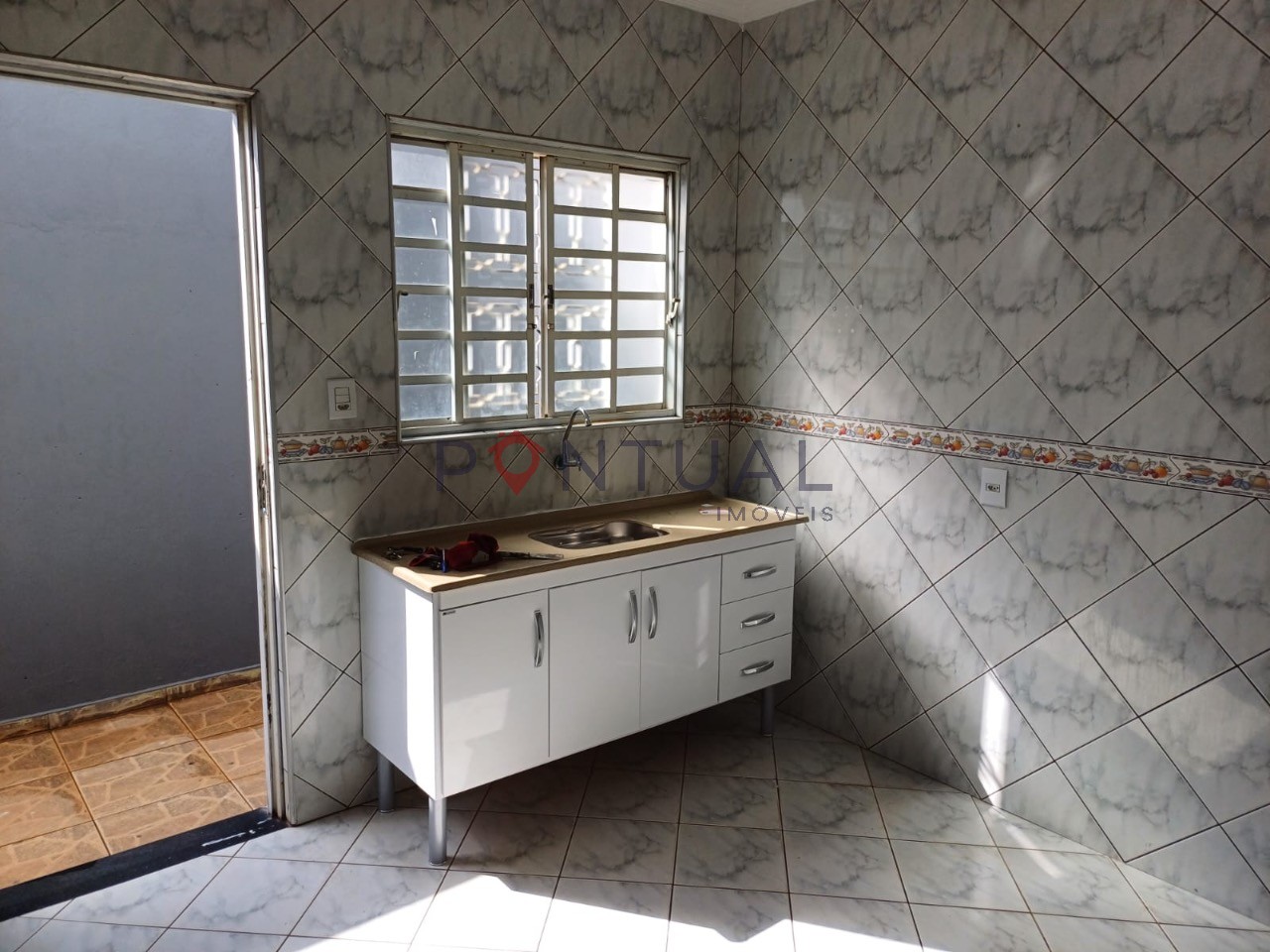 Casa à Venda - Santa Antonieta: 2 Quartos, 1 Suíte, Sala, 2 Banheiros, Garagem e Churrasqueira!