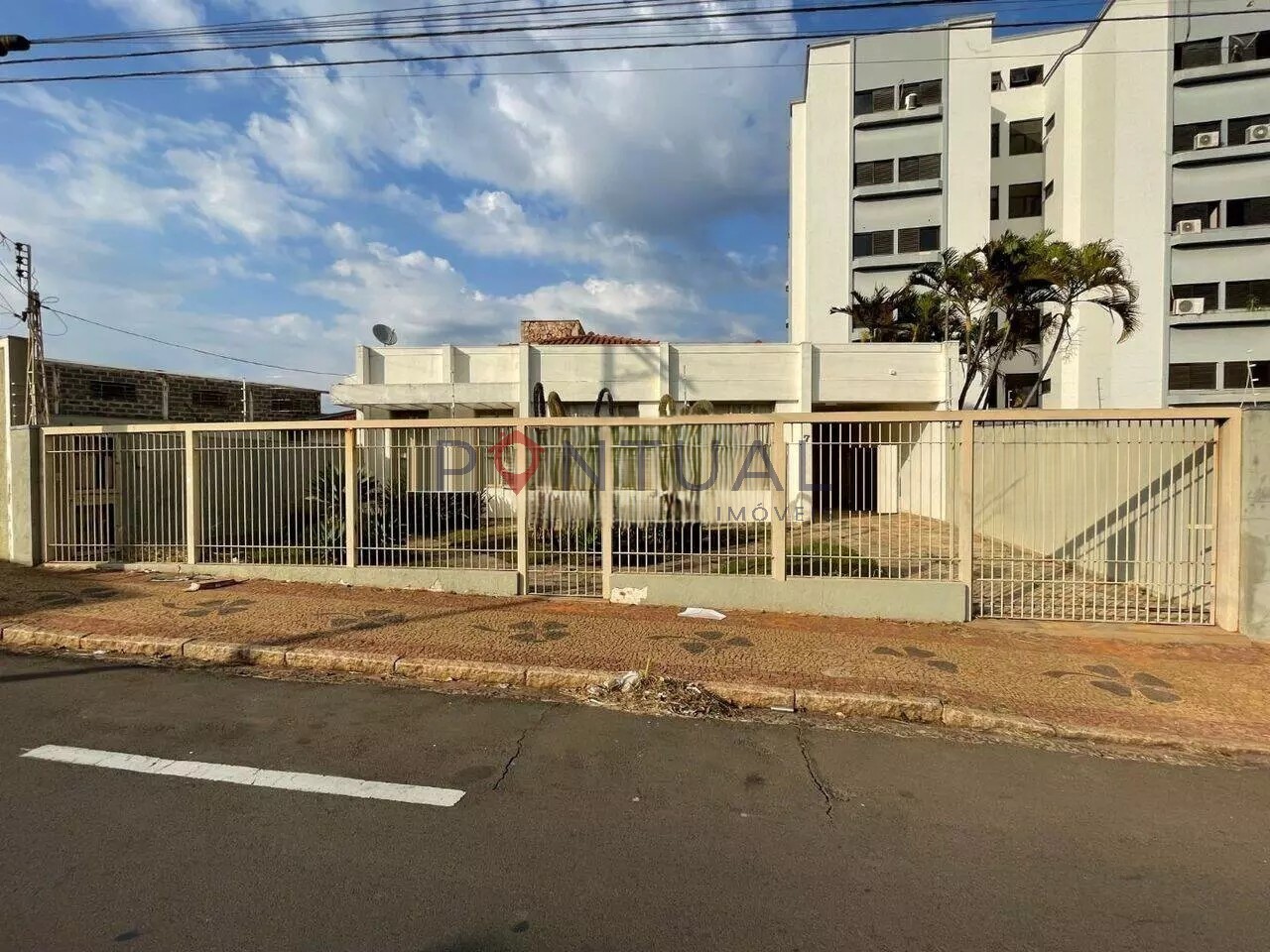 Casa grande para alugar em marília no bairro montolar :visit