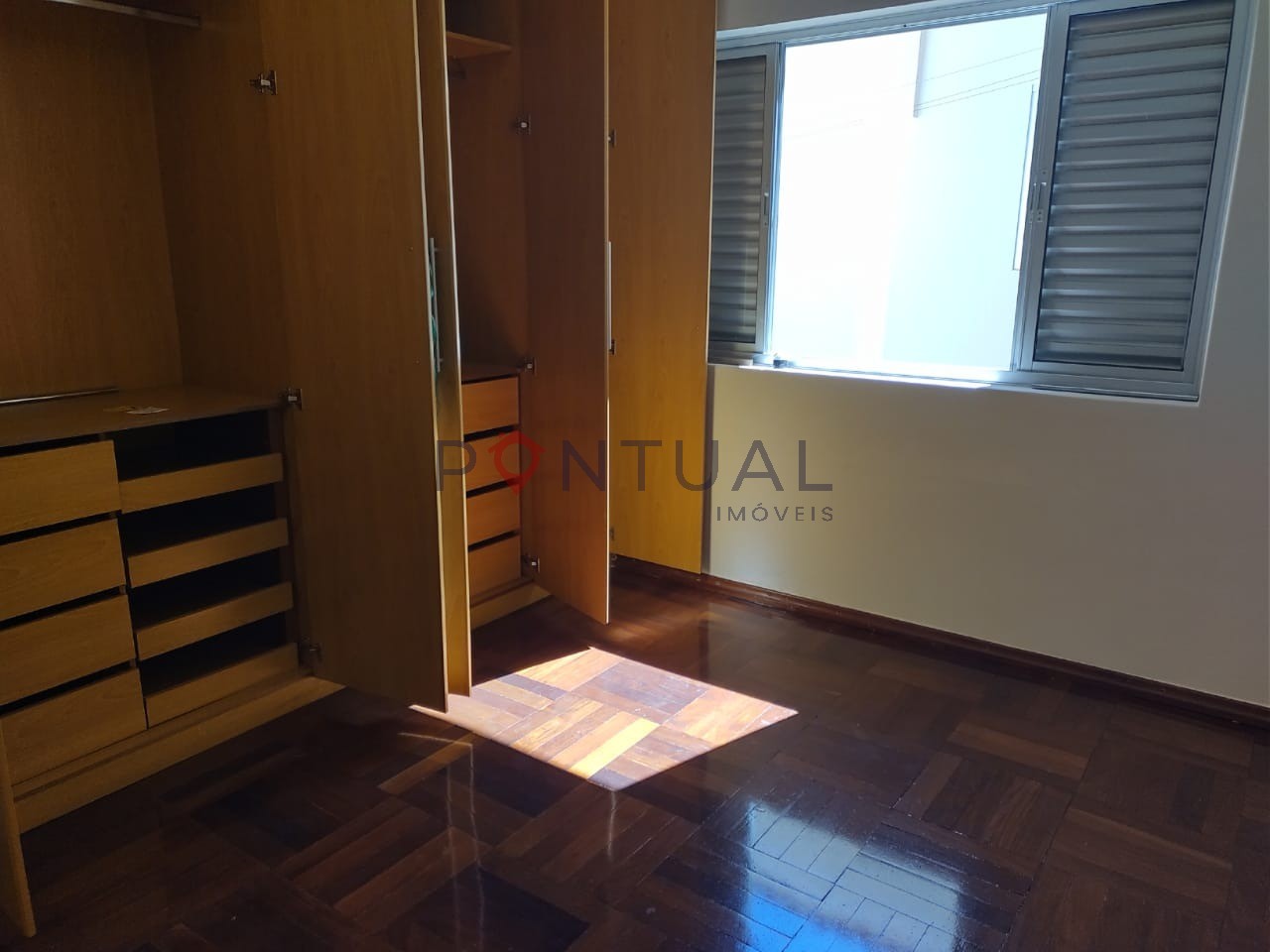 Casa à venda em Marília-SP, Jardim Aquárius: 3 quartos, 1 suite, 3 salas, 3 banheiros, 2 vagas de garagem, 291,00 m² de área.