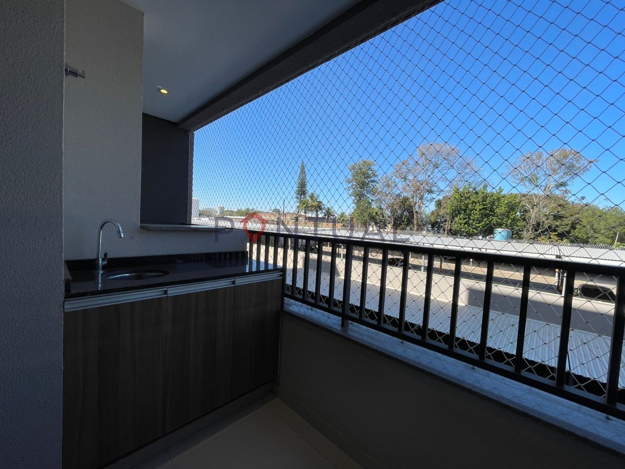 Apartamento para Locação - Luxo no Parque das Indústrias, Marília-SPEspaço de 84m², 2 quartos, 1 suíte, sala ampla, 2 banheiros, vaga de garagem. Ambientes planejados e infraestrutura completa.